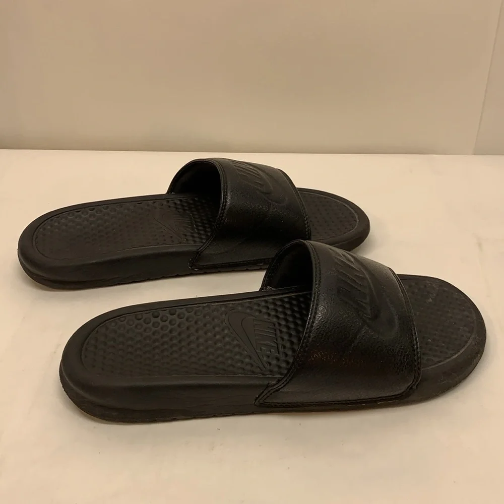 Nike men’s black sandals 343880 size 8